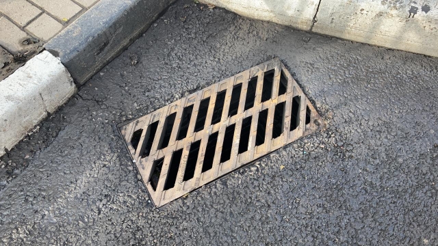 В Ленинском районе Воронежа модернизируют элементы ливневой канализации