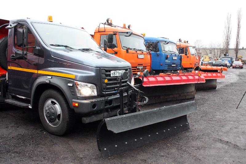 В Ленинском районе Воронежа: проверили готовность техники и приступили к установке объектов внешнего благоустройства