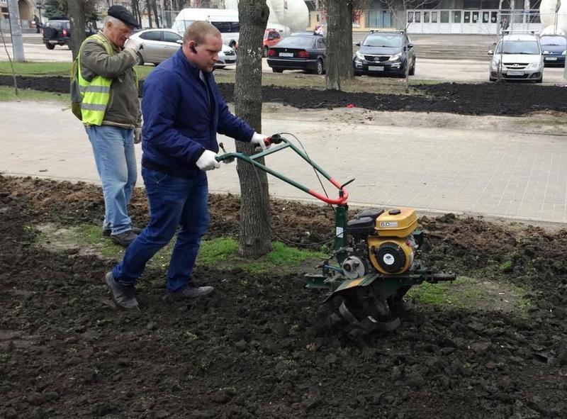 В Ленинском районе Воронежа состоялся очередной районный субботник