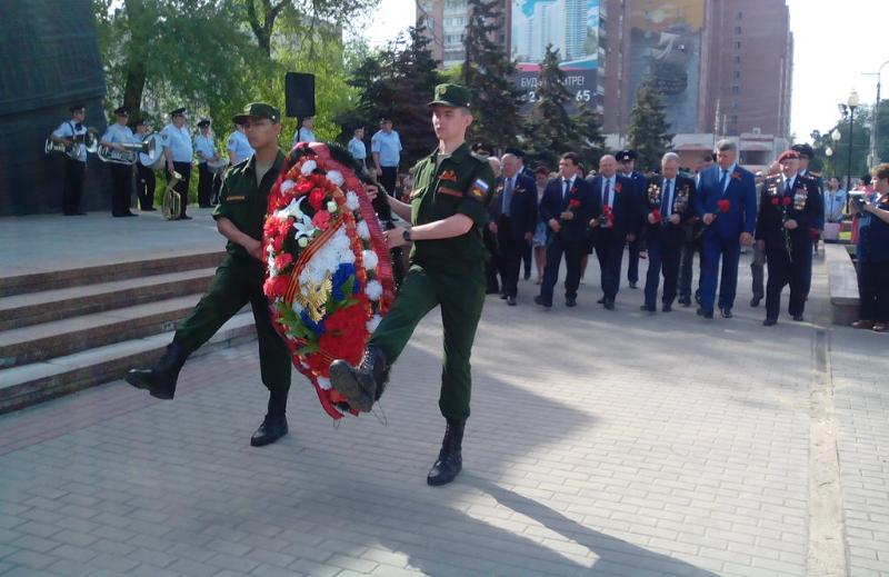 Растроганы до слез: в Коминтерновском районе Воронежа возлагали венки и чествовали ветеранов