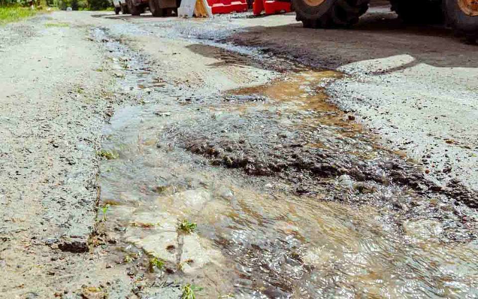 Сель в воронежском Ямном завалил дорогу после дождя