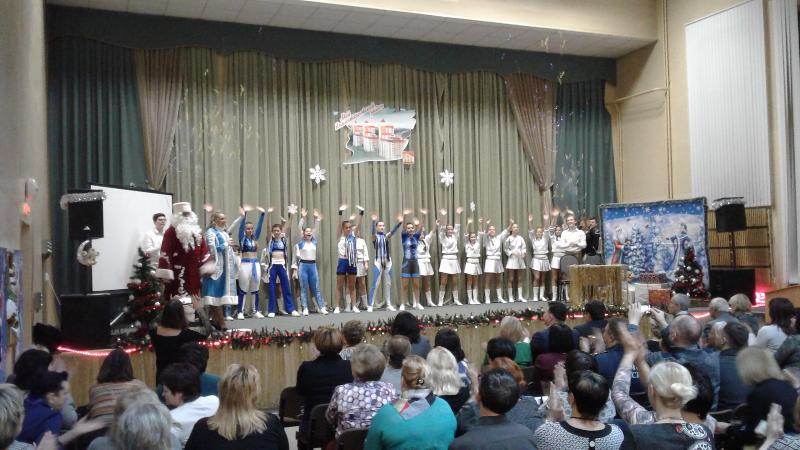 Радость повсюду: в Коминтерновском районе Воронежа прошло более 500 новогодних и рождественских праздников и огоньков