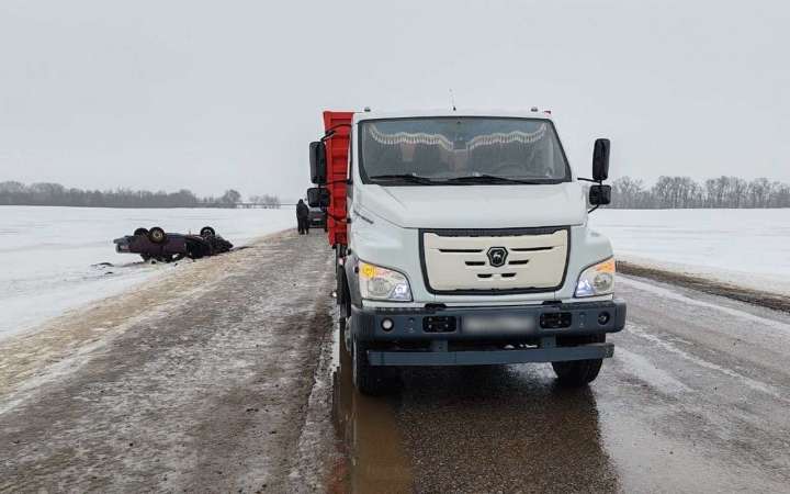 Два человека пострадали в ДТП ВАЗа с грузовиком на воронежской трассе