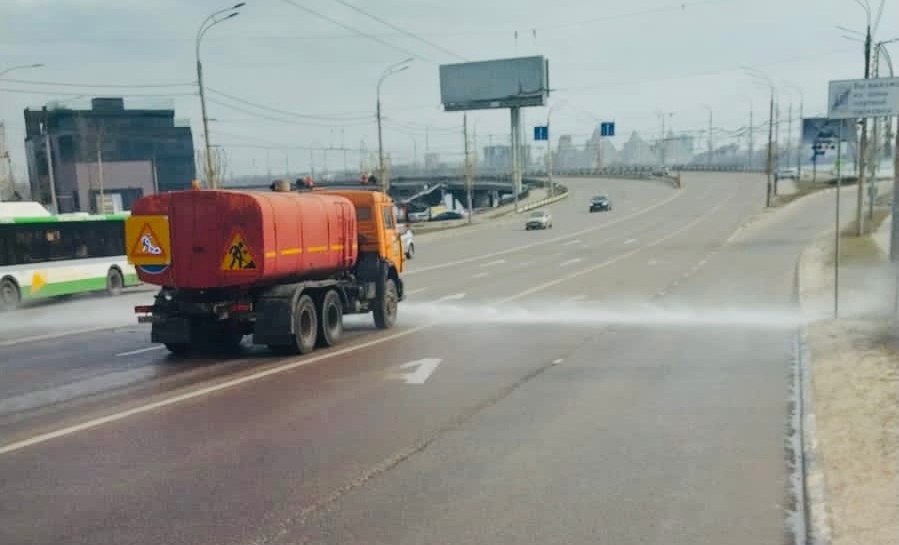 В Центральном районе для уборки улично-дорожной сети задействовано более 50 единиц коммунальной техники