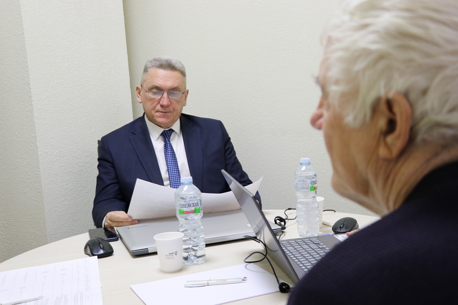 В «День клиента» директор Воронежэнерго ответил на вопросы посетителей