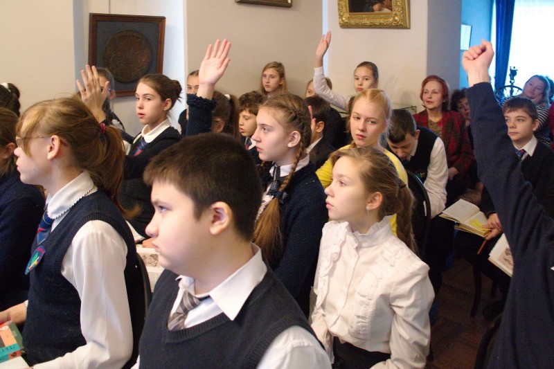 Для воронежских шестиклассников провели урок в музее