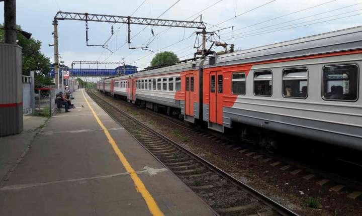 Вернуть 27 отменённых ранее электричек просят тысячи воронежцев
