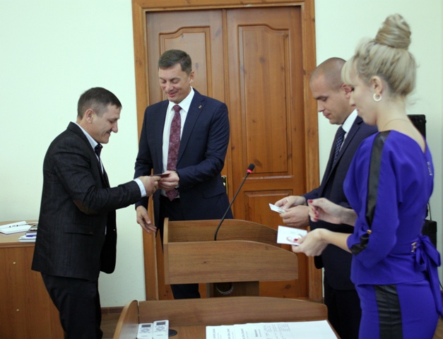 В Ленинском районе Воронежа торжественно вручили знаки отличия ГТО