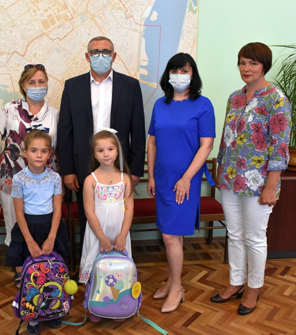 В Ленинском районе поздравили будущих первоклассников