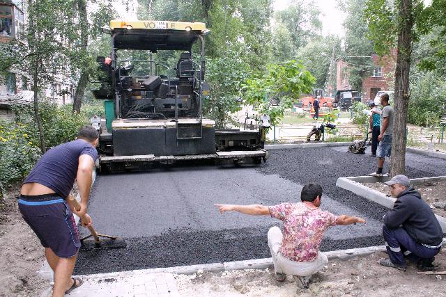 В Ленинском районе Воронежа выполняется очередной этап ремонта дворовых территорий