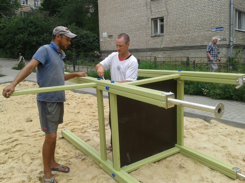 В Центральном районе Воронежа приступили к обустройству новой детской площадки