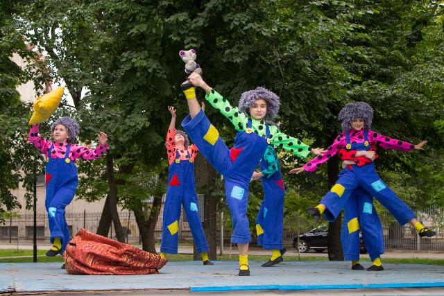 Под эгидой 100-летия комсомола: в Ленинском районе Воронежа отпраздновали День молодежи