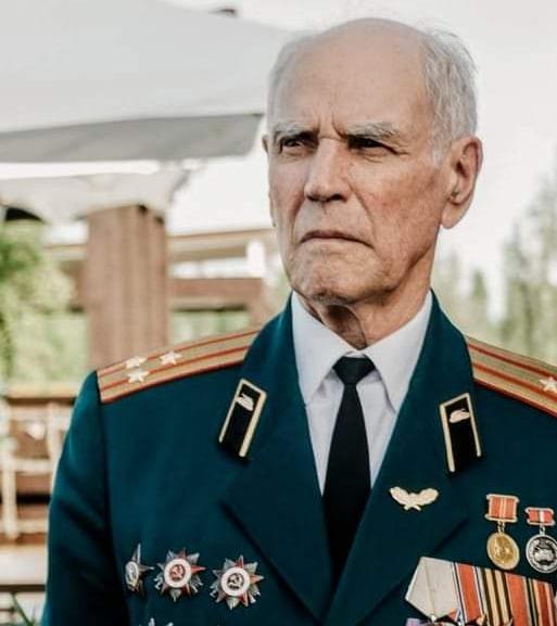 В Центральном районе поздравили с 96-летием Почетного жителя Воронежа Николая Борисова