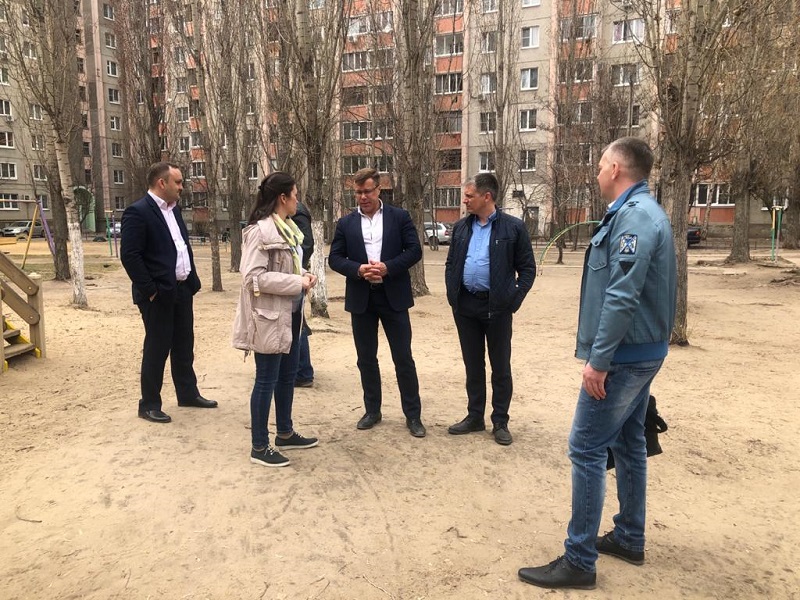 В Коминтерновском районе ведется постоянный контроль работ по благоустройству дворовых территорий