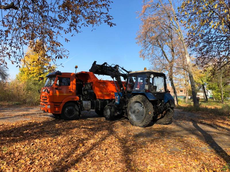 В Коминтерновском районе прошел субботник.