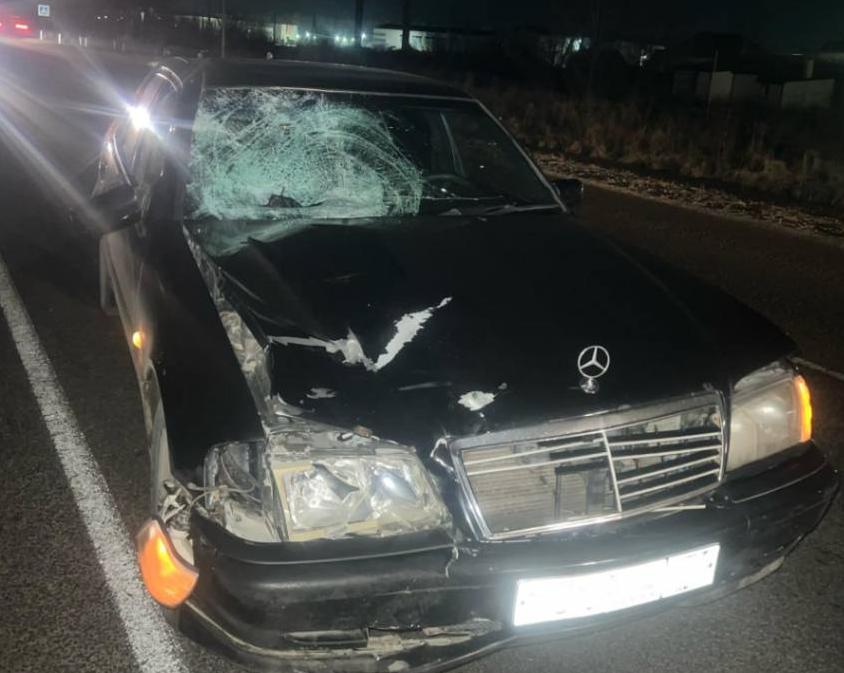 Парень без прав на Mercedes-Benz сбил школьницу на переходе в Воронежской области