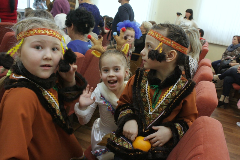 В Ленинском районе Воронежа зажглись рождественские звёздочки