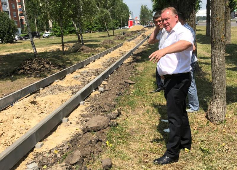 В Коминтерновском районе Воронежа проверили укладку тротуаров