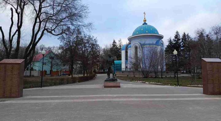 У Мемориального сквера в Коминтерновском районе Воронежа запретят парковку