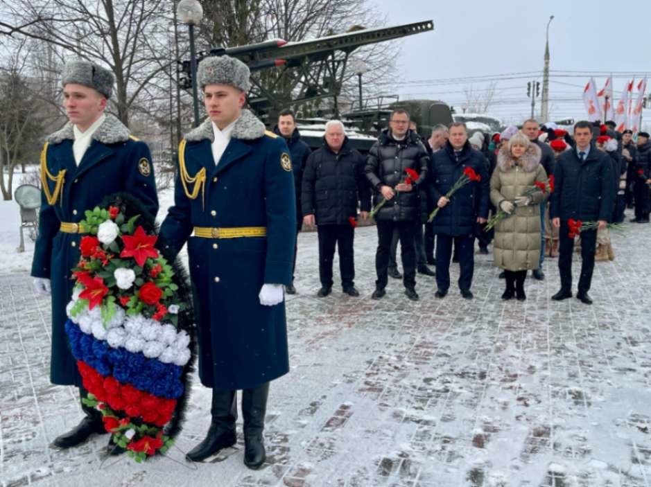 В Левобережном районе почтили память защитников Отечества