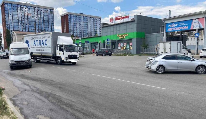 В Воронеже СК начал проверку по факту ДТП с пострадавшей в автобусе девочкой