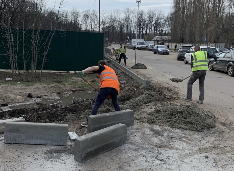 В Центральном районе продолжаются работы по ремонту дорог