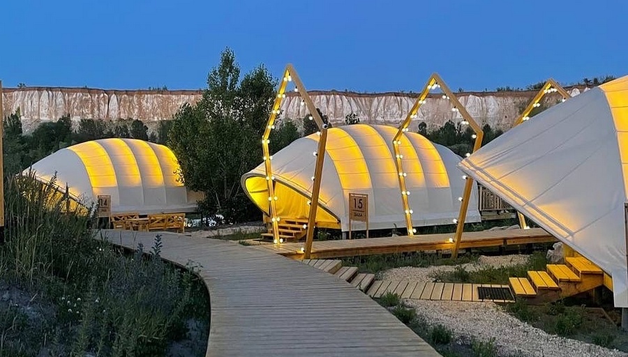 Лучшим в стране признан воронежский глэмпинг «Белый колодец»