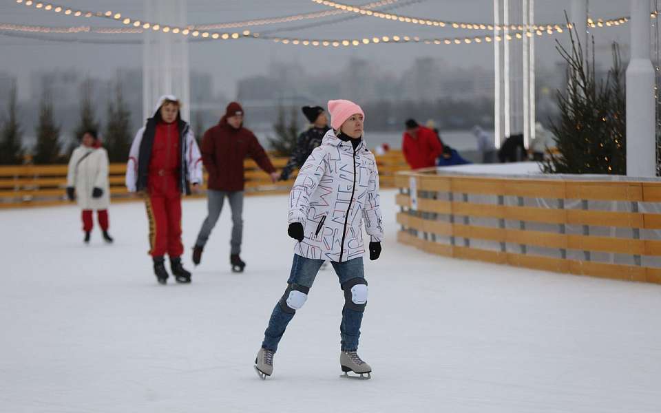 Как работает 13 января главный городской каток в Воронеже
