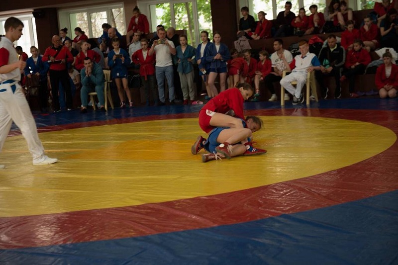 В Коминтерновском районе прошел турнир по самбо «Родина – мать!»