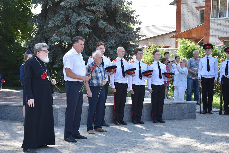 В Железнодорожном районе прошло памятное возложение цветов и венков