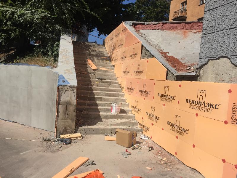 Туристический маршрут: в Центральном районе Воронежа начался ремонт нагорной лестницы 