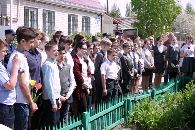 В Ленинском районе Воронежа открыли мемориальную доску маршалу Неделину