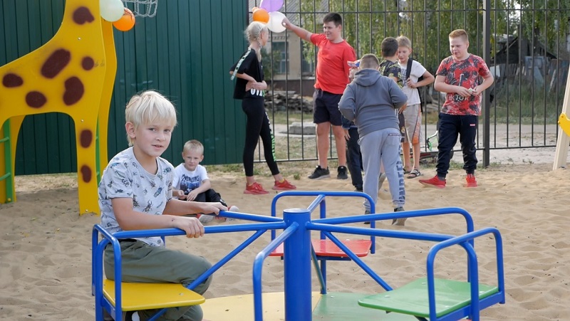 В воронежском микрорайоне Подгорное открыли новую детскую площадку