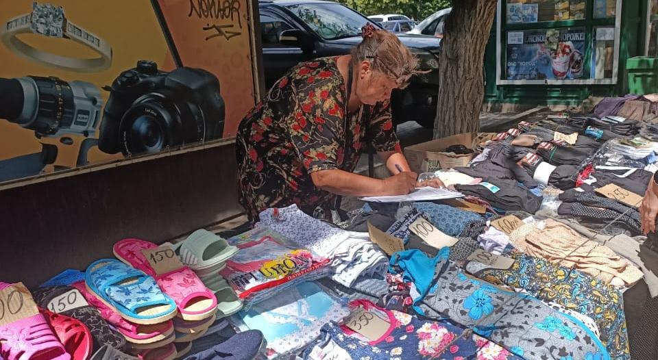 В Коминтерновском районе продолжается борьба с несанкционированной торговлей