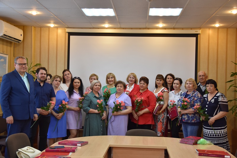 В Железнодорожном районе поздравили работников социальной сферы