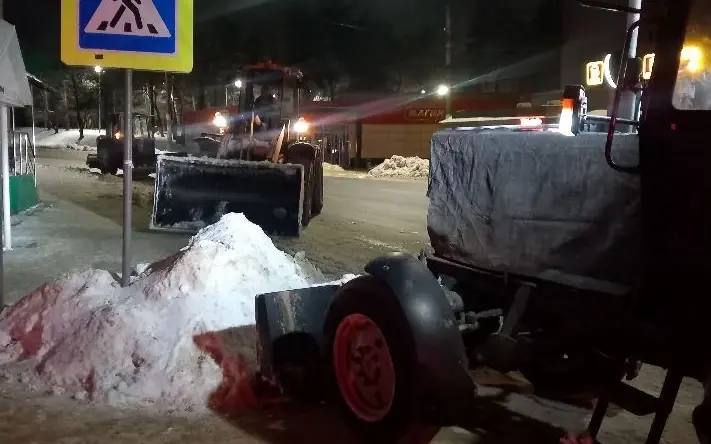 Более 10 тысяч кубометров снега вывезли ночью 12 февраля с улиц Воронежа