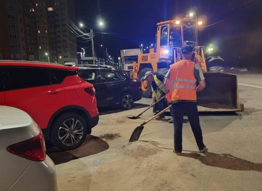 Уборка территории Железнодорожного района не останавливается 