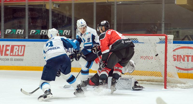 Хоккеисты воронежского «Бурана» проиграли в Альметьевске 