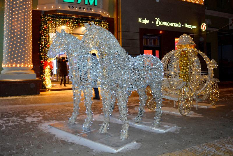 Началось новогоднее и рождественское праздничное оформление Центрального района Воронежа