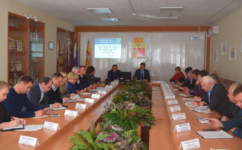 В Центральном районе Воронежа обсуждали все недочеты этого отопительного сезона, чтобы не допустить их повторения 