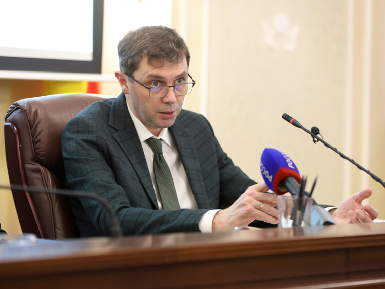 Коллег по ЦФО опередил в январском медиарейтинге мэр Воронежа Сергей Петрин