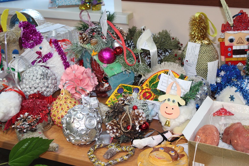 В Левобережном районе Воронежа назвали победителей детского конкурса «Новогодняя игрушка» 