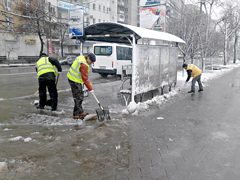 В Ленинском районе привели в порядок остановки