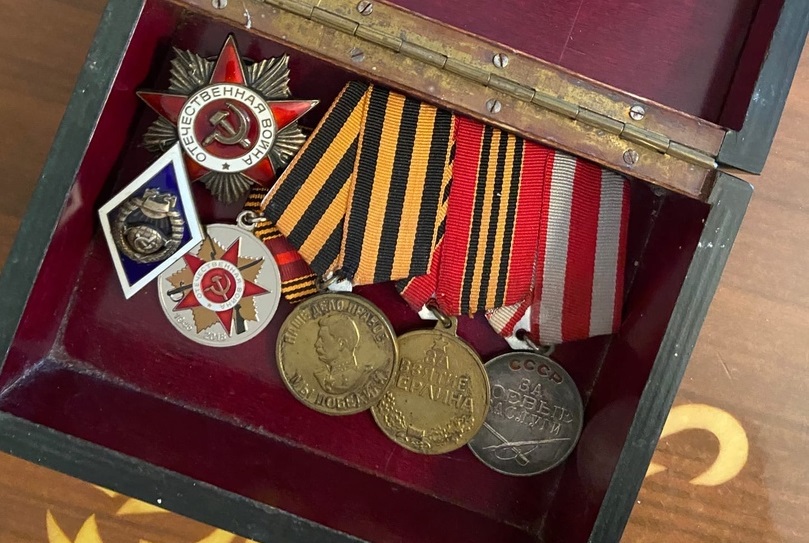 В Железнодорожном районе ветерана поздравили с 95-летним юбилеем