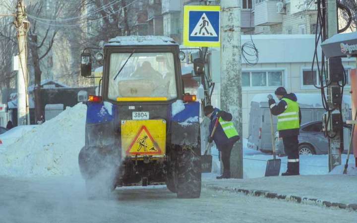 Вывезли 9,3 тыс. кубометров снега с улиц Воронежа за ночь