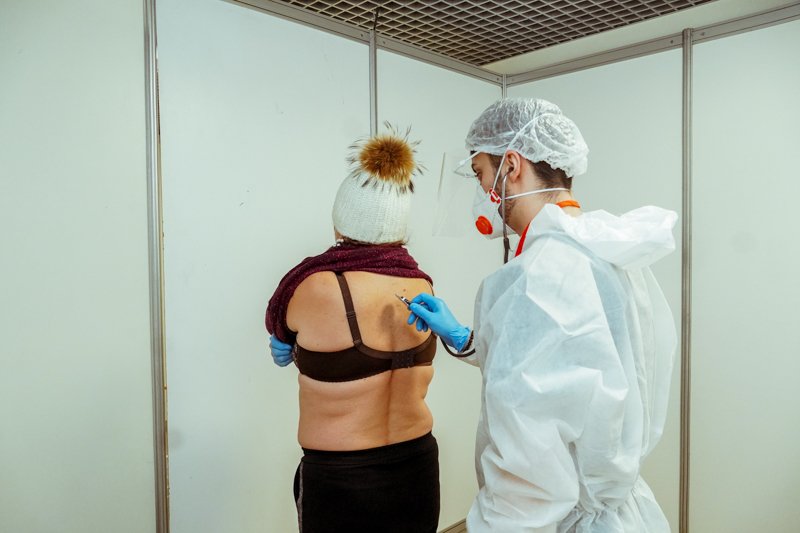 За сутки 44 человека заболели COVID-19 в Воронежской области и 98 человек выздоровели