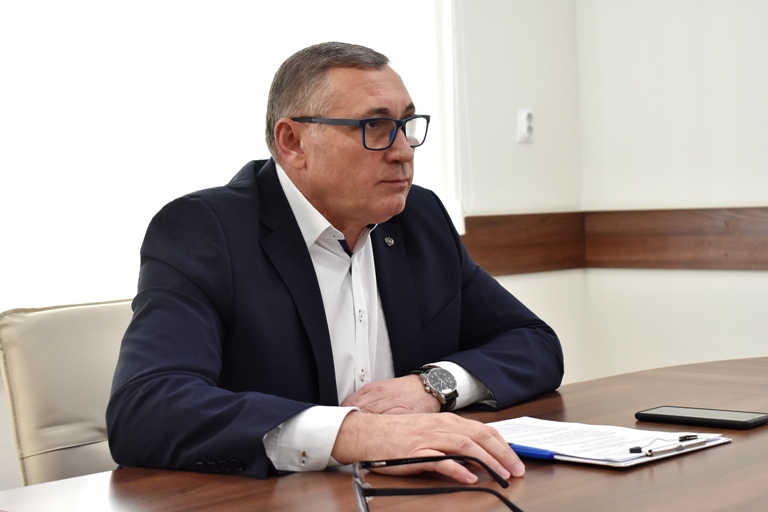 Глава Ленинского района Сергей Ситников провел заседание специальной комиссии по безопасности празднования Нового года