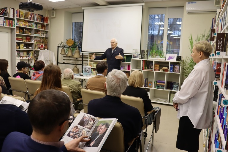 В Воронеже прошёл творческий вечер известного фотохудожника