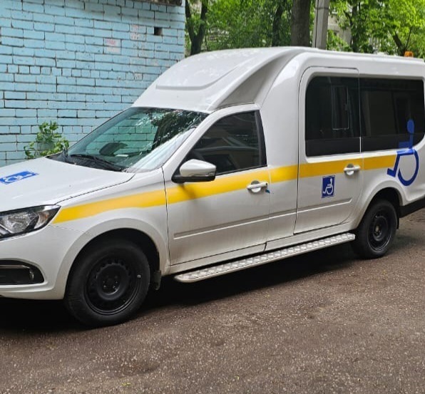 В Ленинском районе работает социальное такси