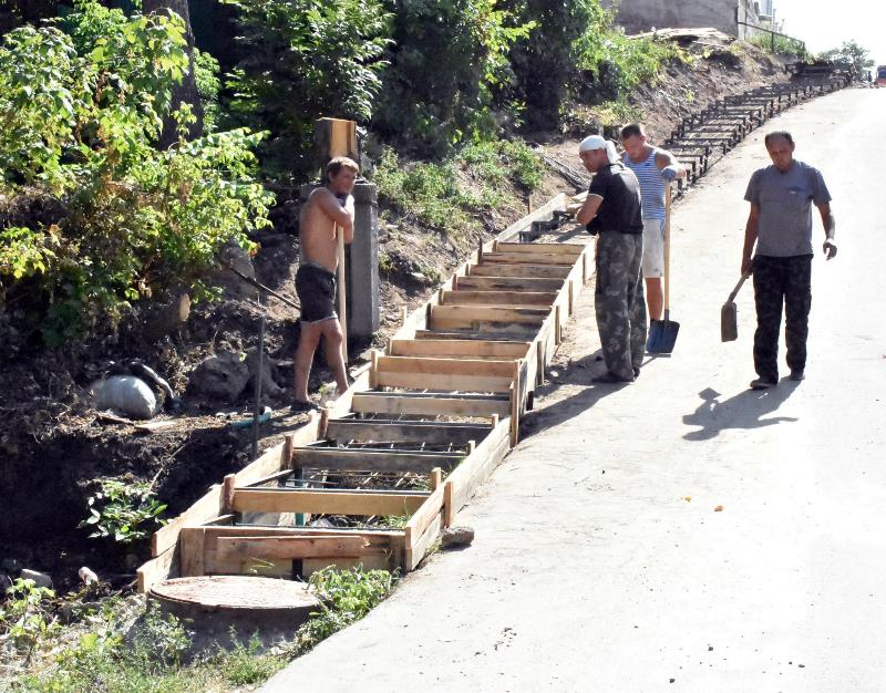 Жизненно необходима: в Ленинском районе Воронежа строят ещё одну нагорную лестницу